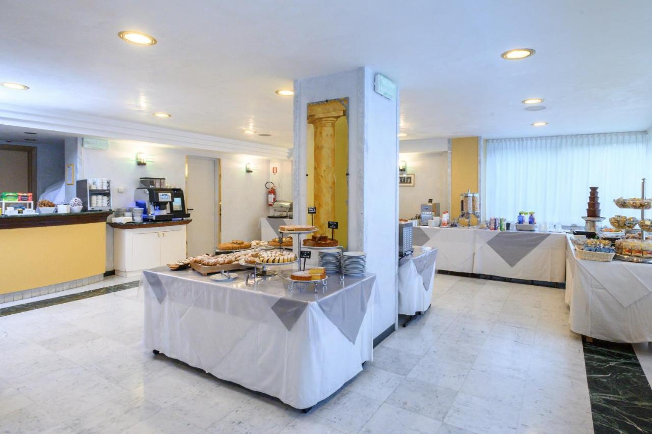 Atilius Hotel & Suites Riccione Eksteriør bilde